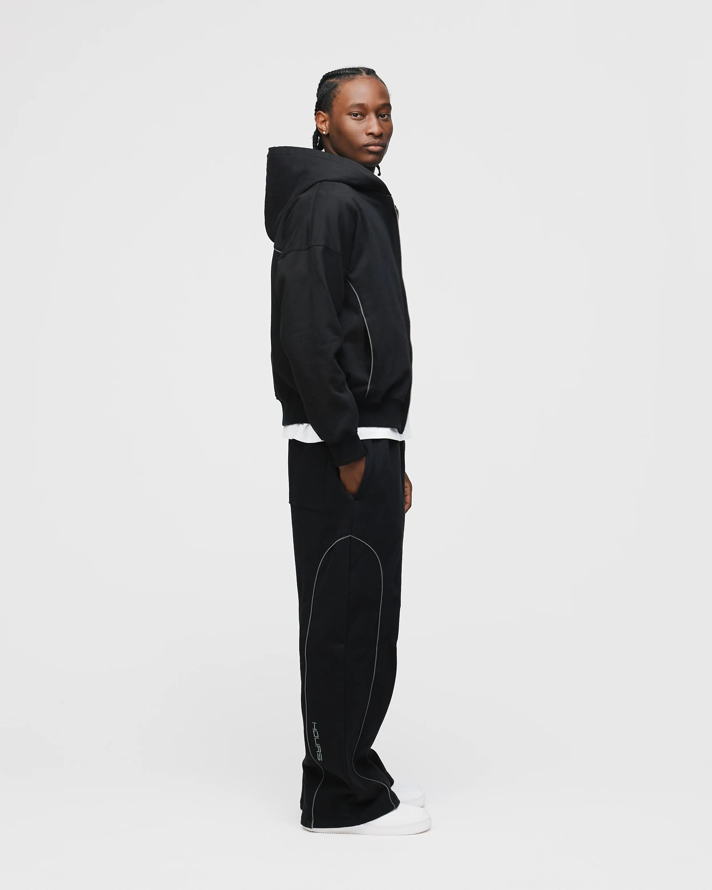 Arc Baggy Sweatpants - Black - Image 6