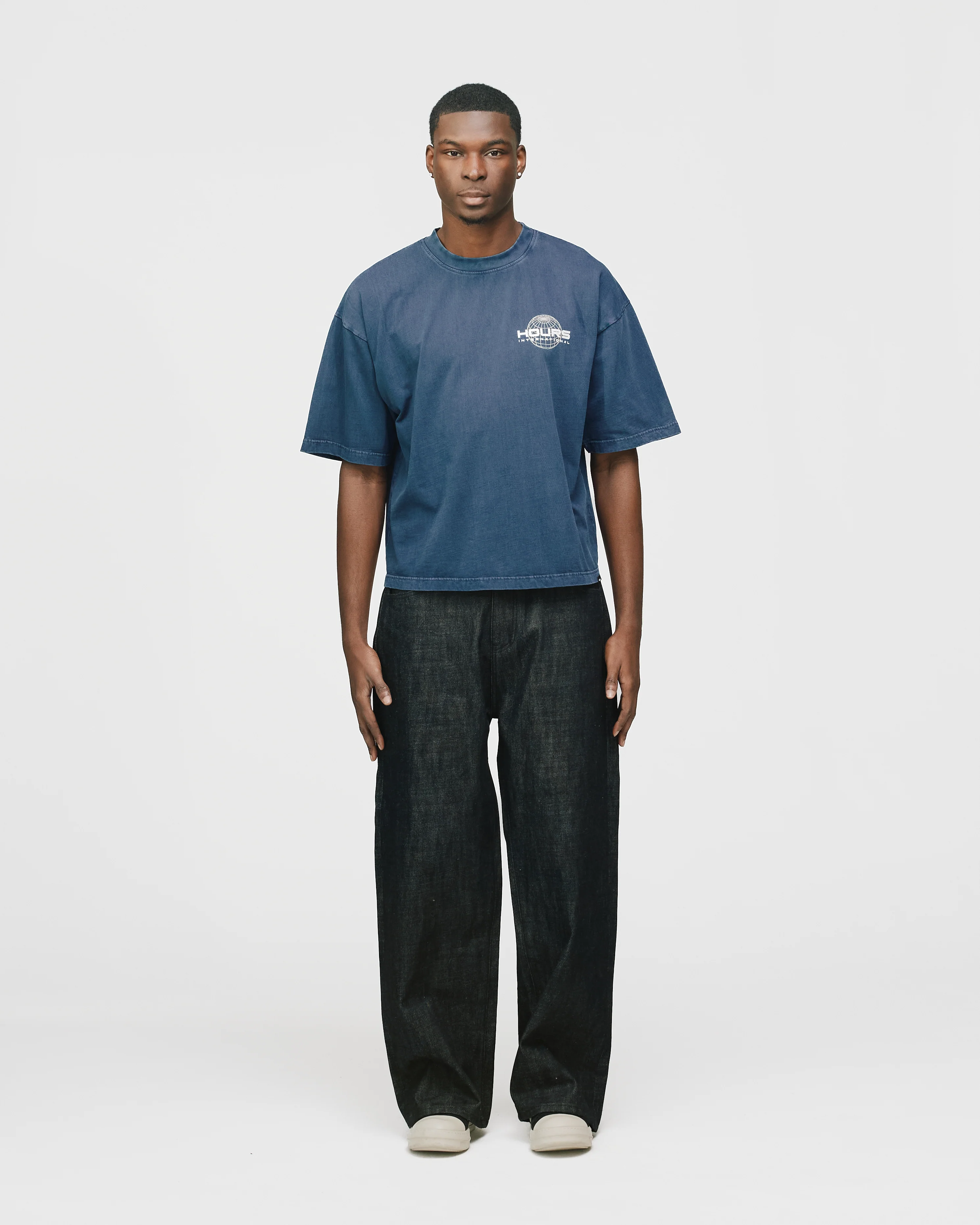 Hours International Cropped T-Shirt - Vintage Navy - Image 4