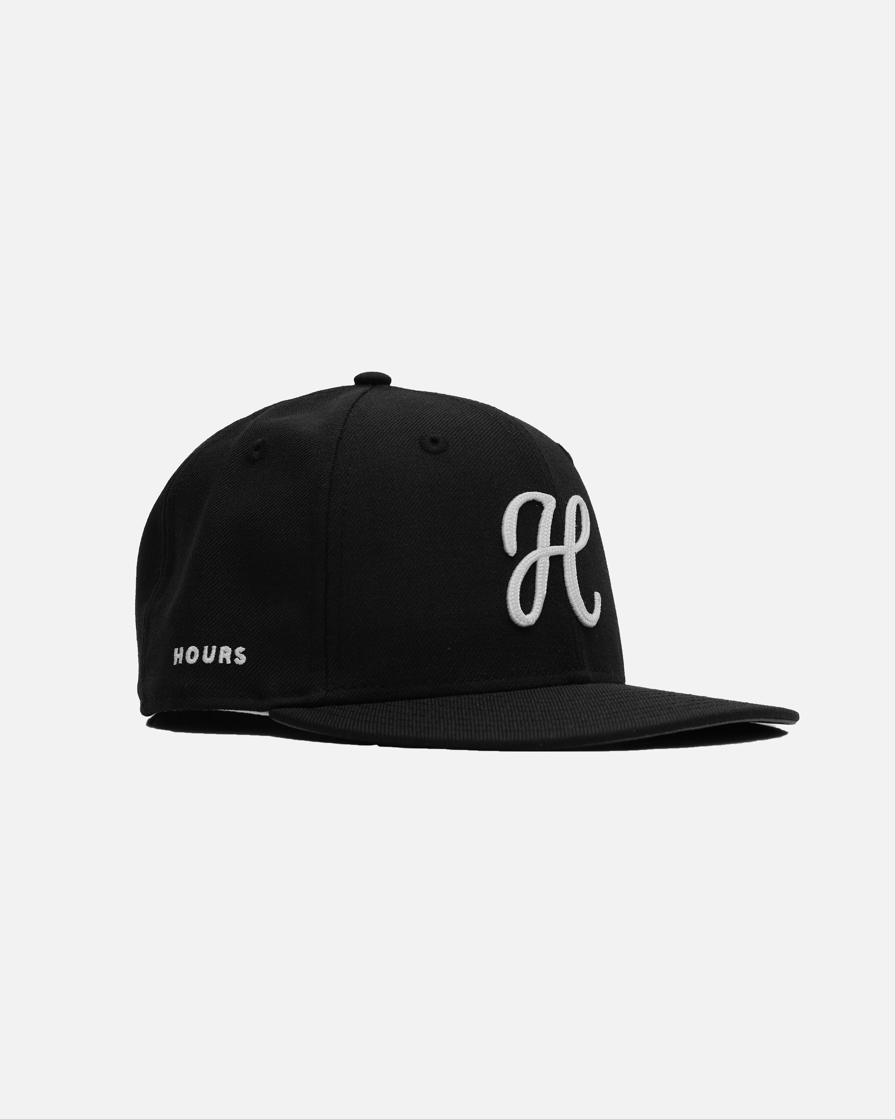 Signature New Era Fitted - Black V2